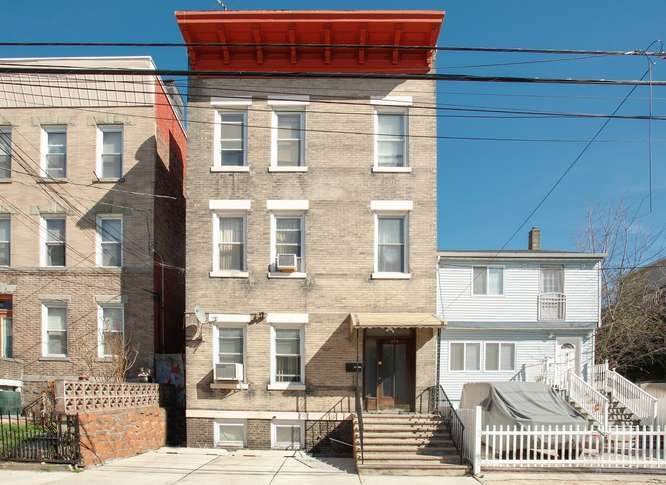294 New York Ave - Photo 1