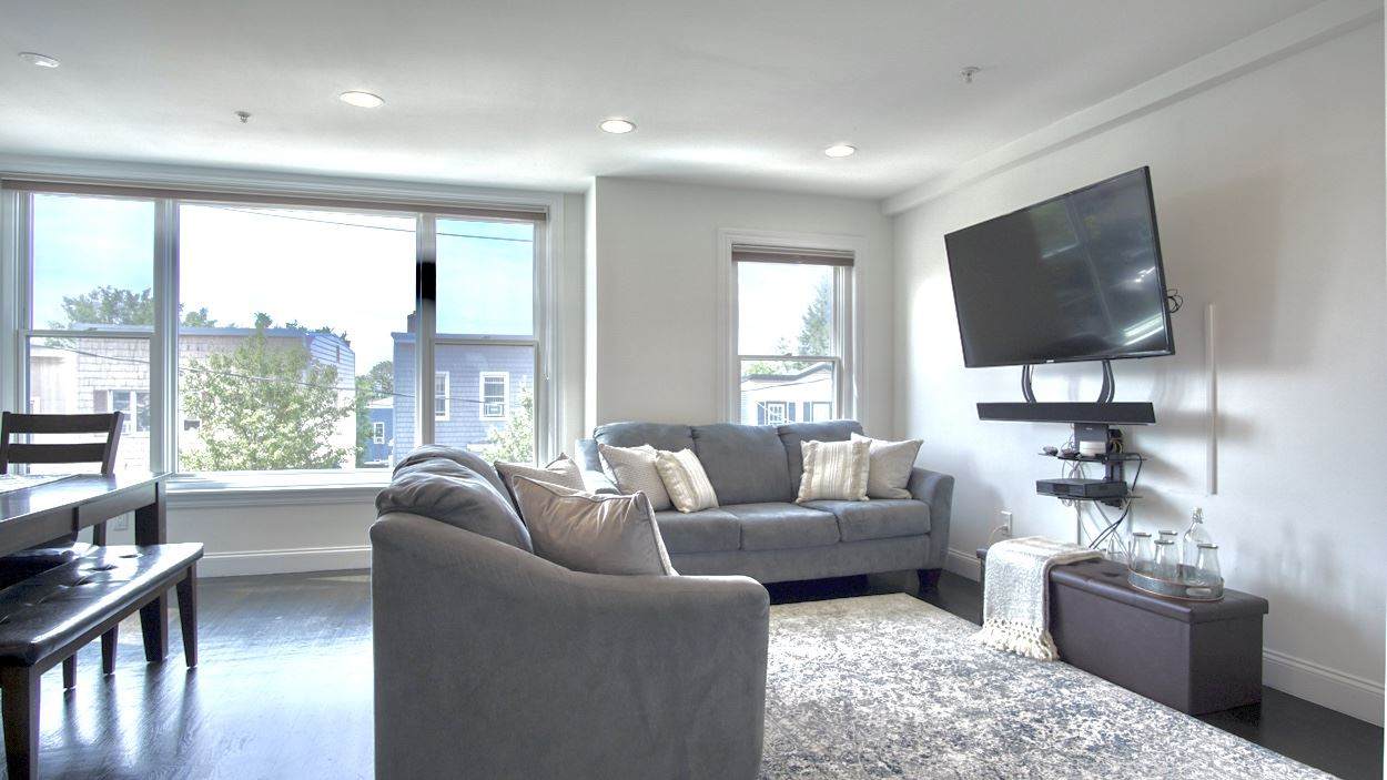 312 10TH ST - Photo 1