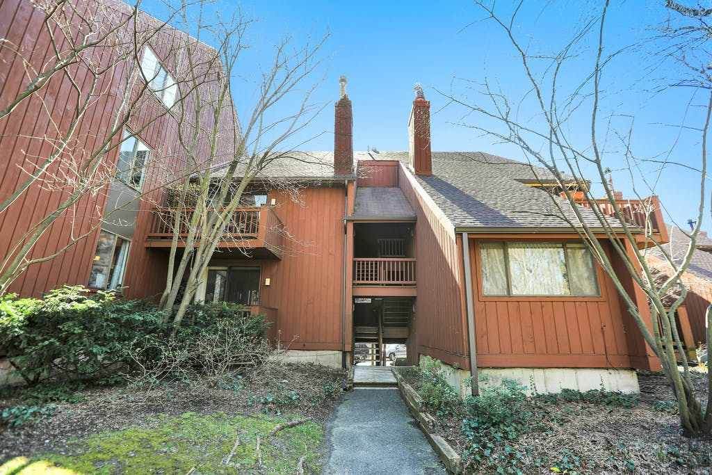 484 Teal Plaza - Photo 1