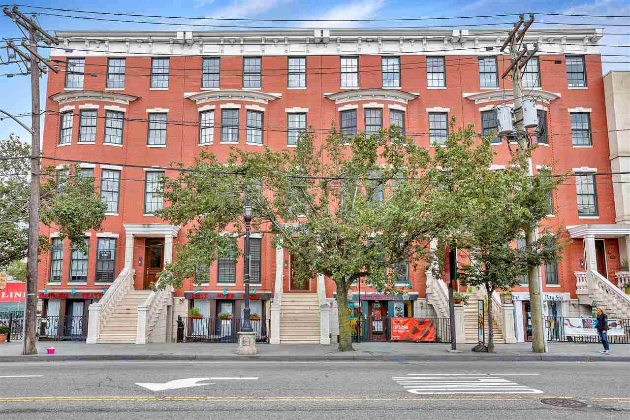 259 Grand St - Photo 1