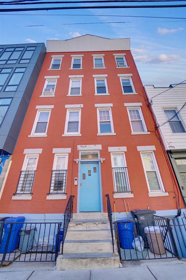 309 3RD ST - Photo 1