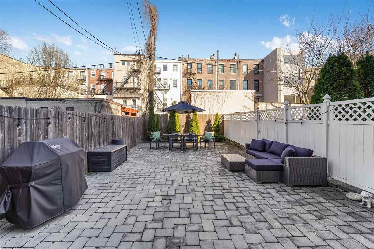 829 Garden St - Photo 1