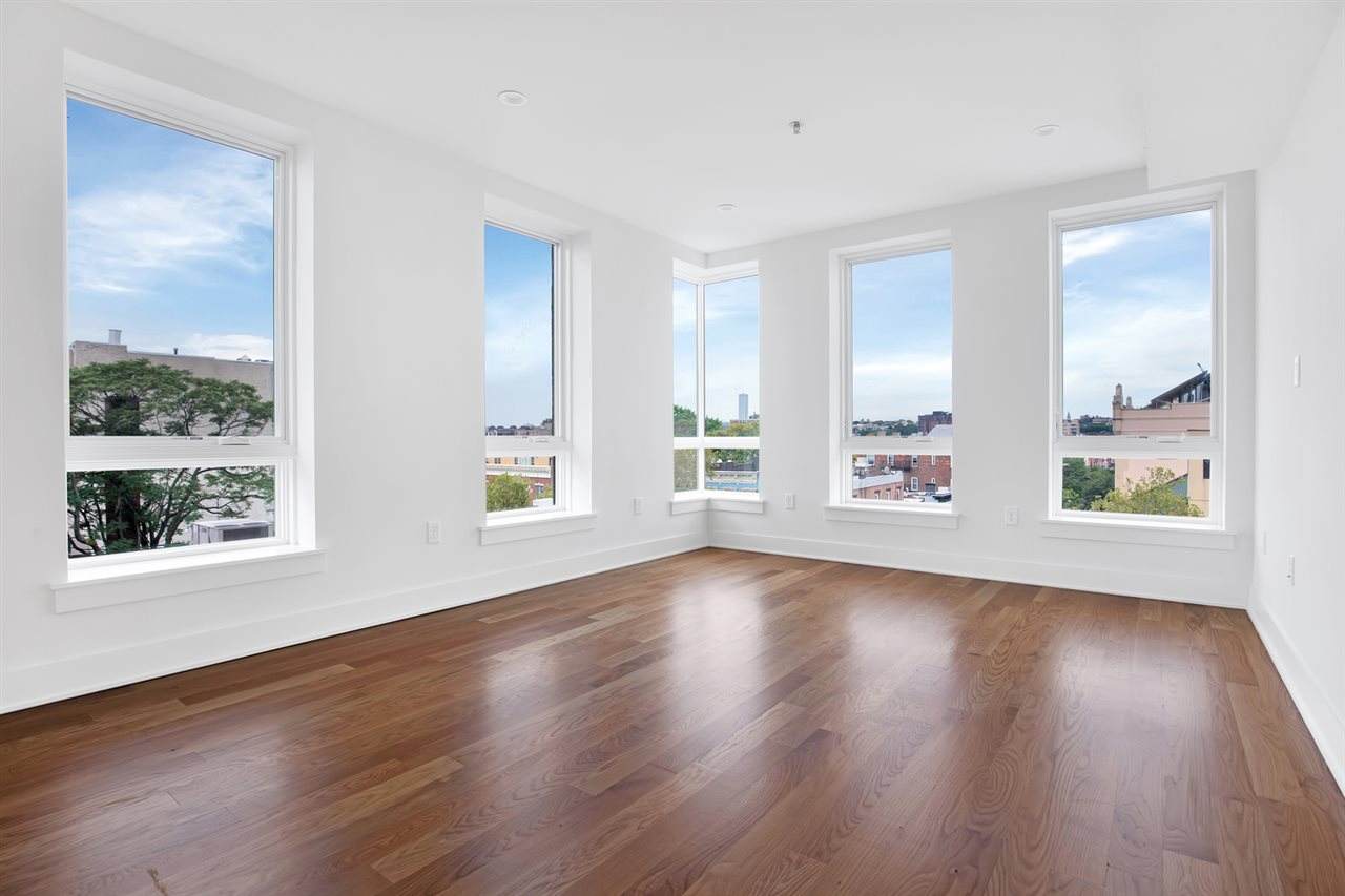 300 Washington St - Photo 1