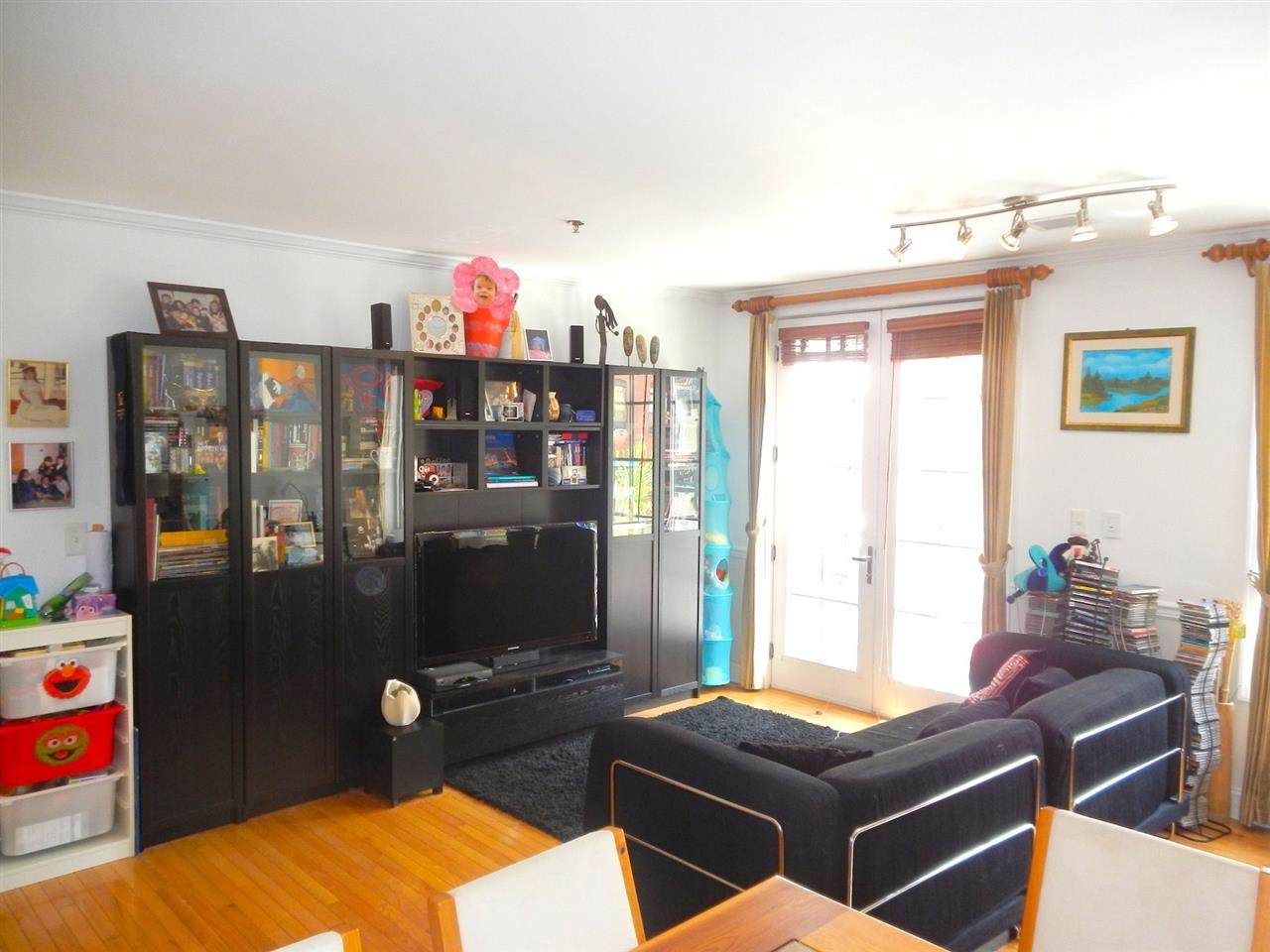 501 9TH ST - Photo 1