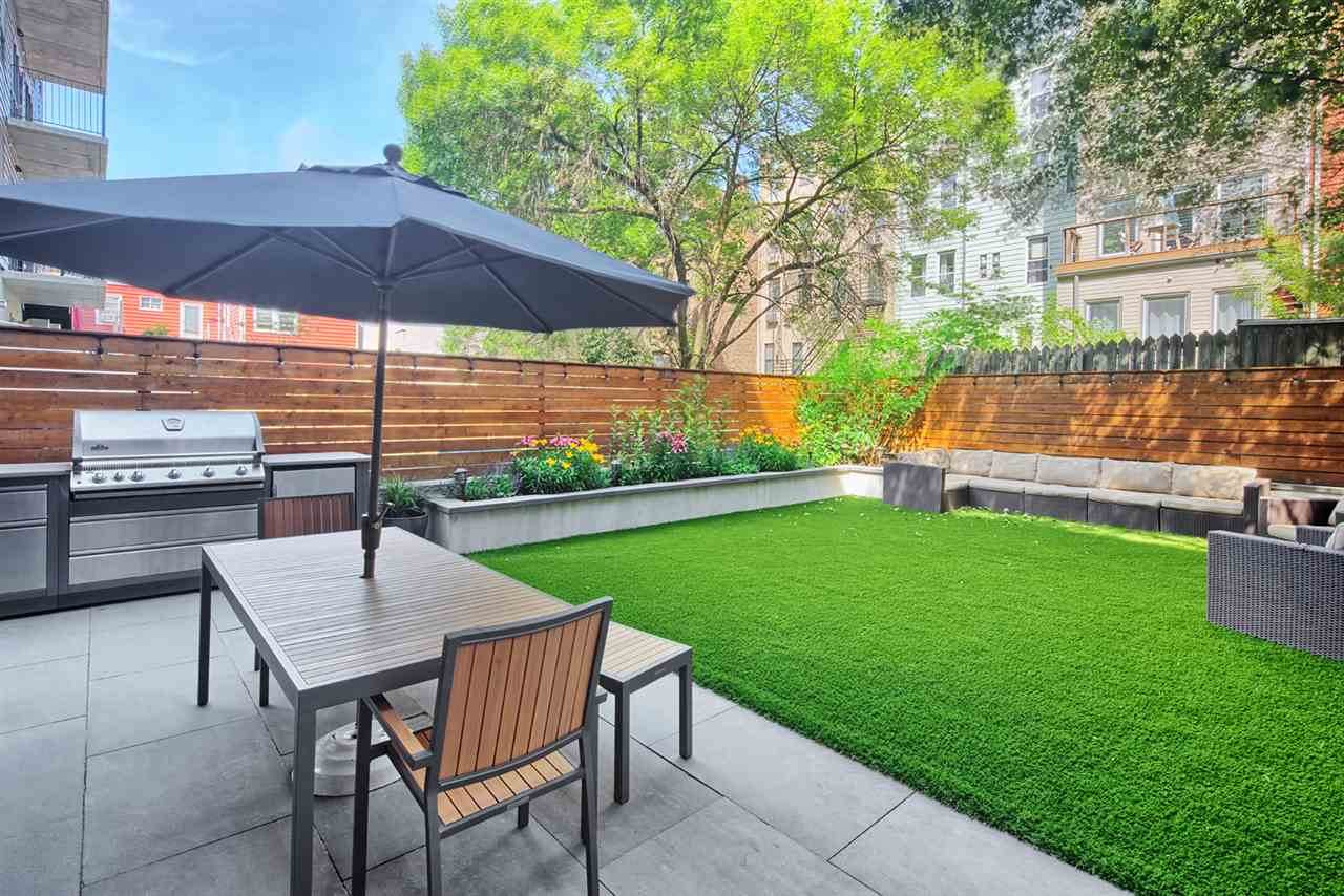 411 Monroe St - Photo 1