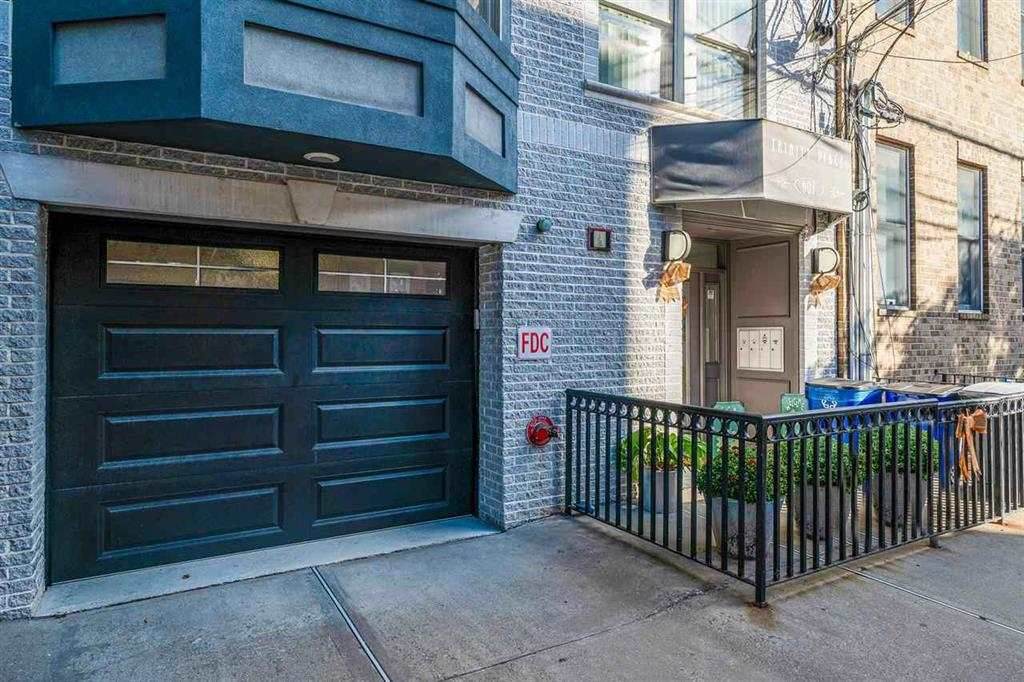 607 Jefferson St - Photo 1