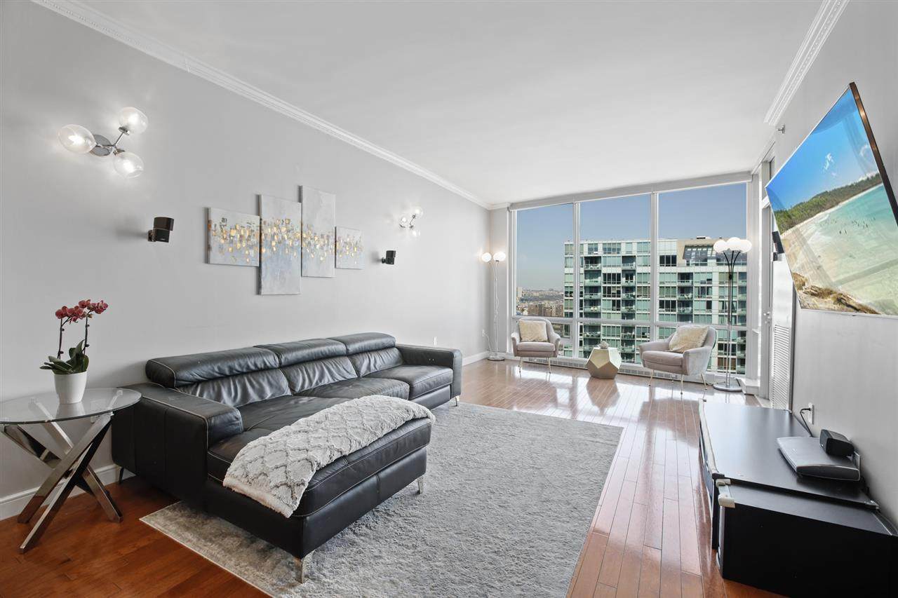 20 Newport Parkway - Photo 1
