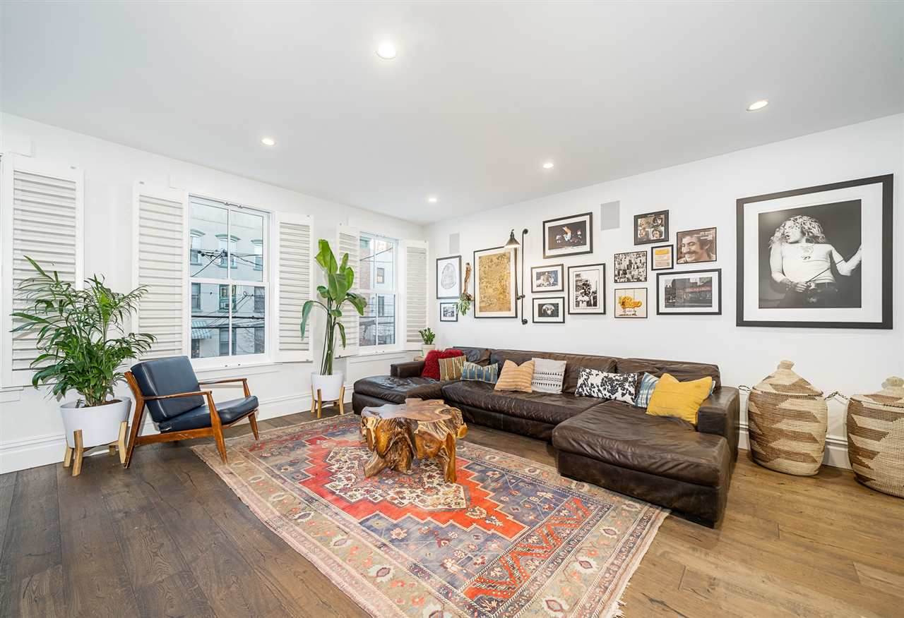 323 Park Ave - Photo 1