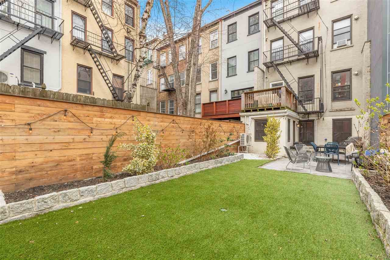 928 Garden St - Photo 1