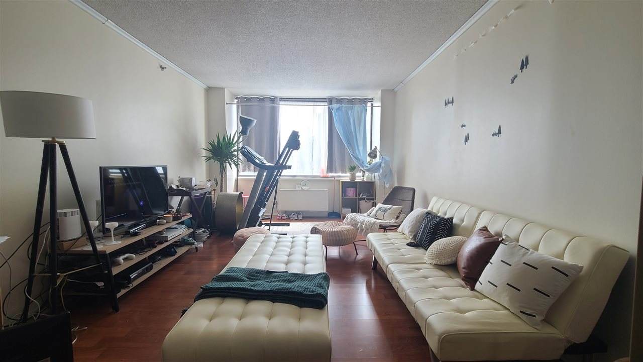 45 River Dr South - Photo 1
