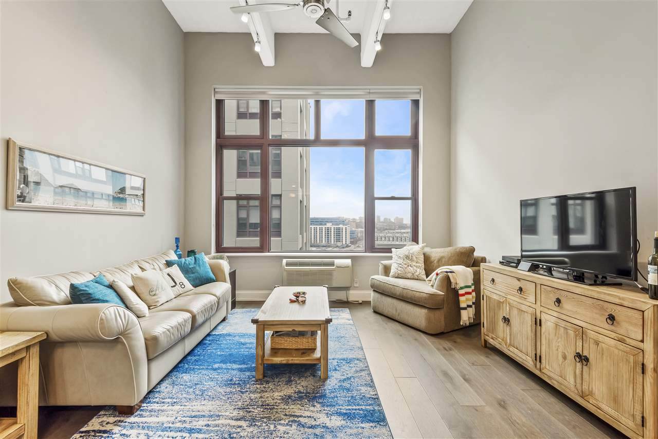 1500 Hudson St - Photo 1