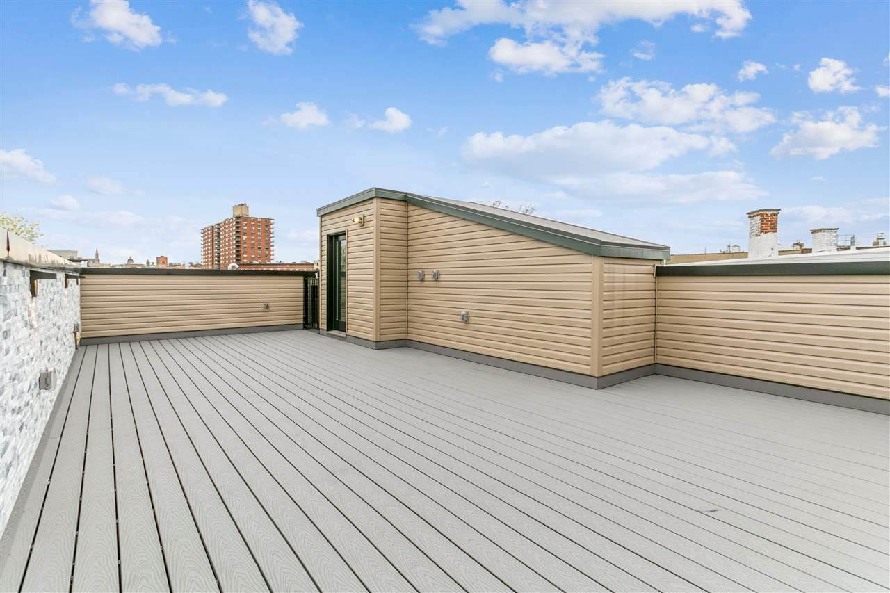22 Poplar St - Photo 1