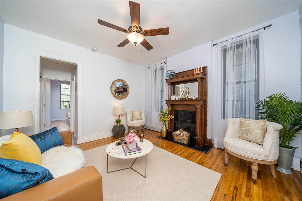 253 10TH ST - Photo 1
