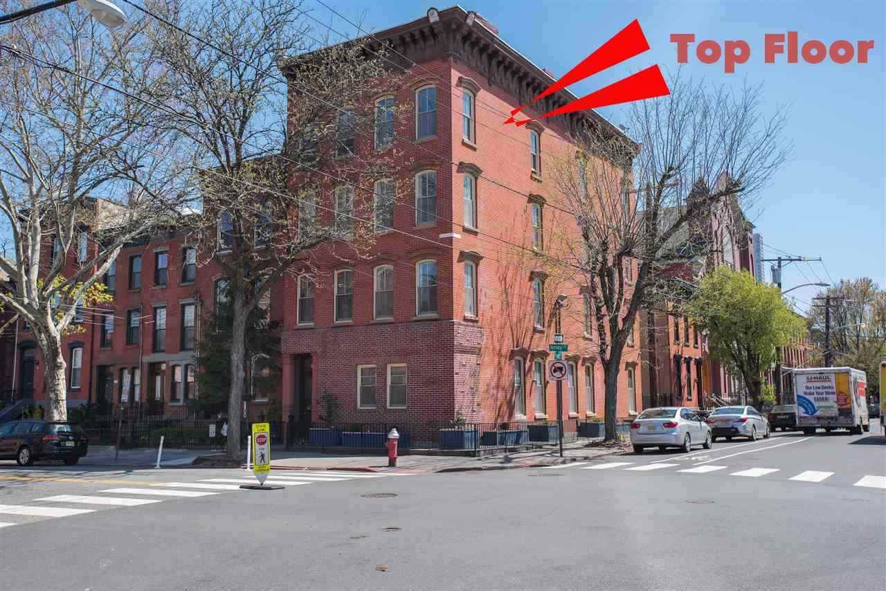 580 Jersey Ave - Photo 1
