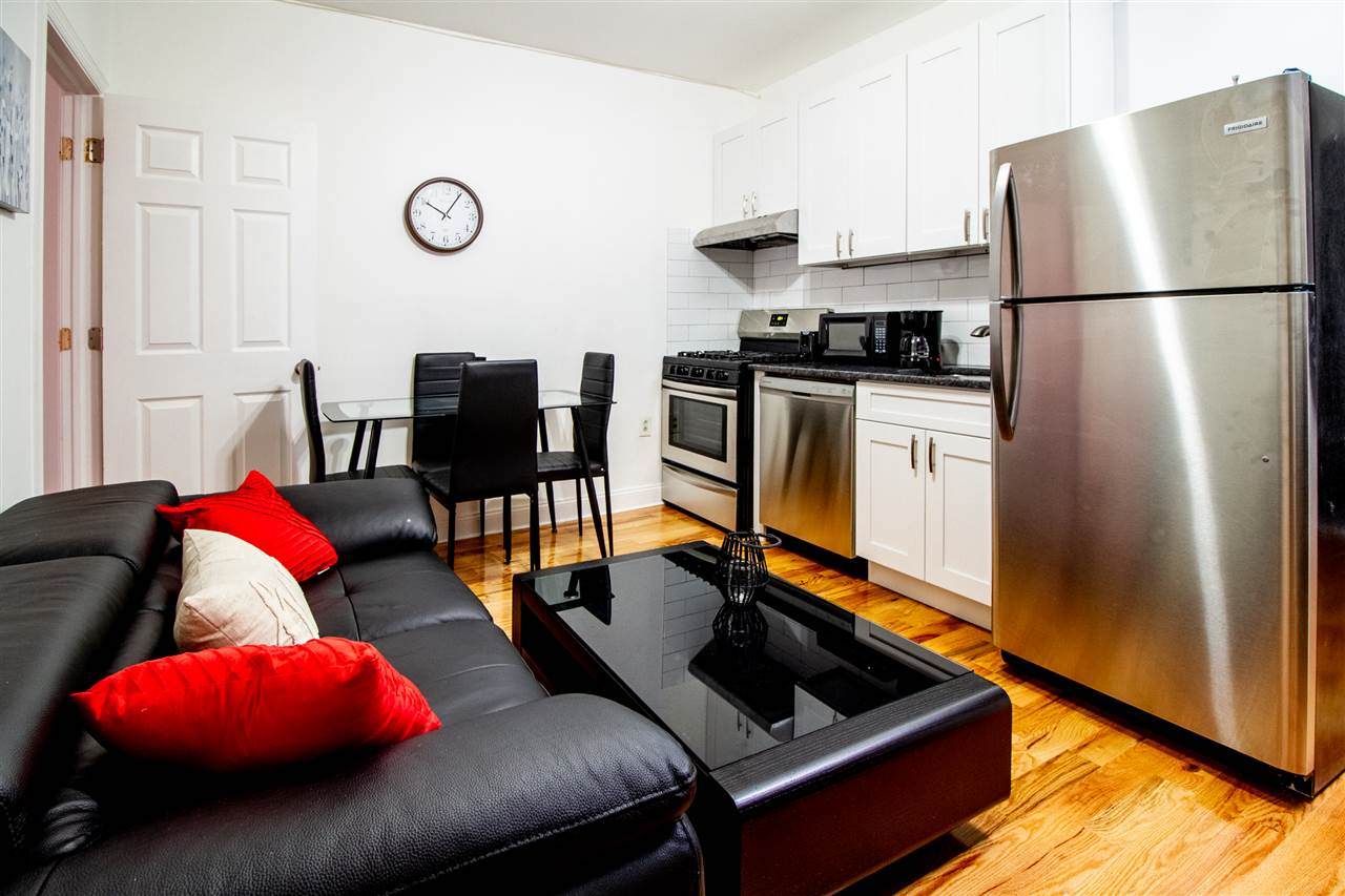 31 Hopkins Ave - Photo 1