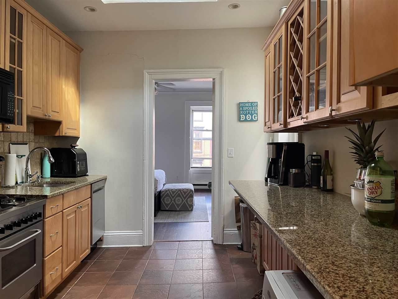 924 Garden St - Photo 1