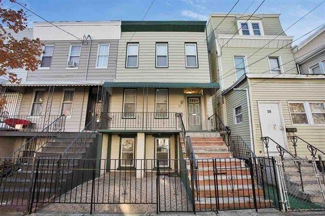 57 Gardner Ave - Photo 1