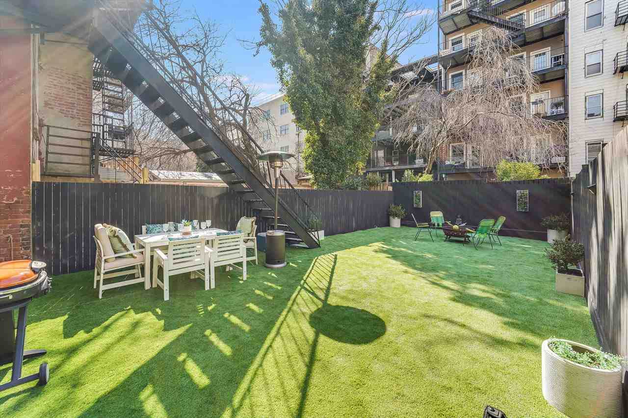 224-226 Willow Ave - Photo 1