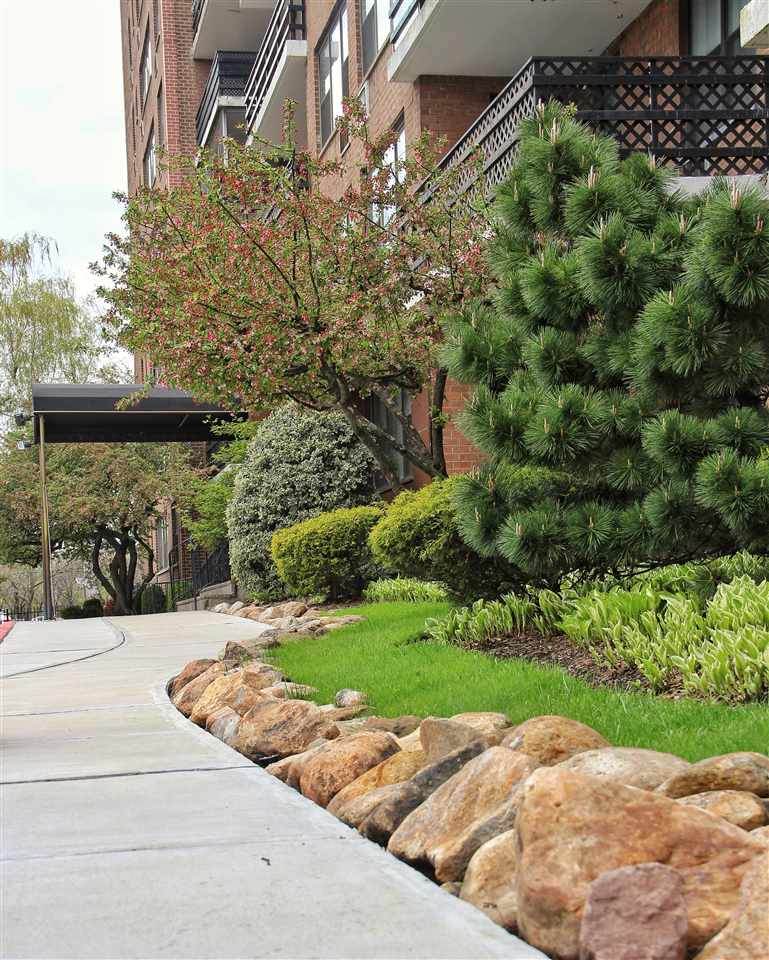 10 Huron Ave - Photo 1