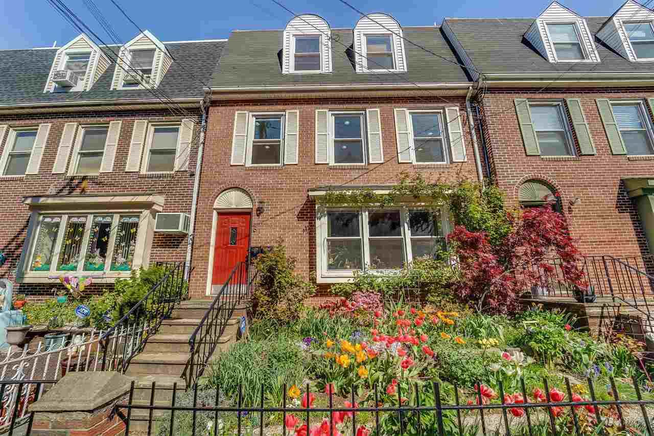 81 Adams St - Photo 1
