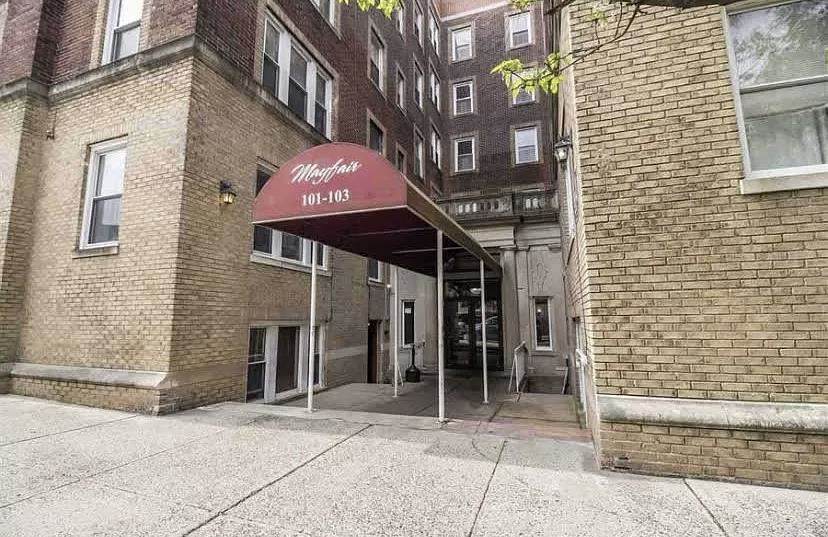 101 73RD ST - Photo 1