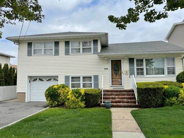 288 Hagan Pl - Photo 1