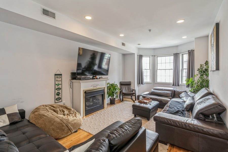 124 Monroe St - Photo 1