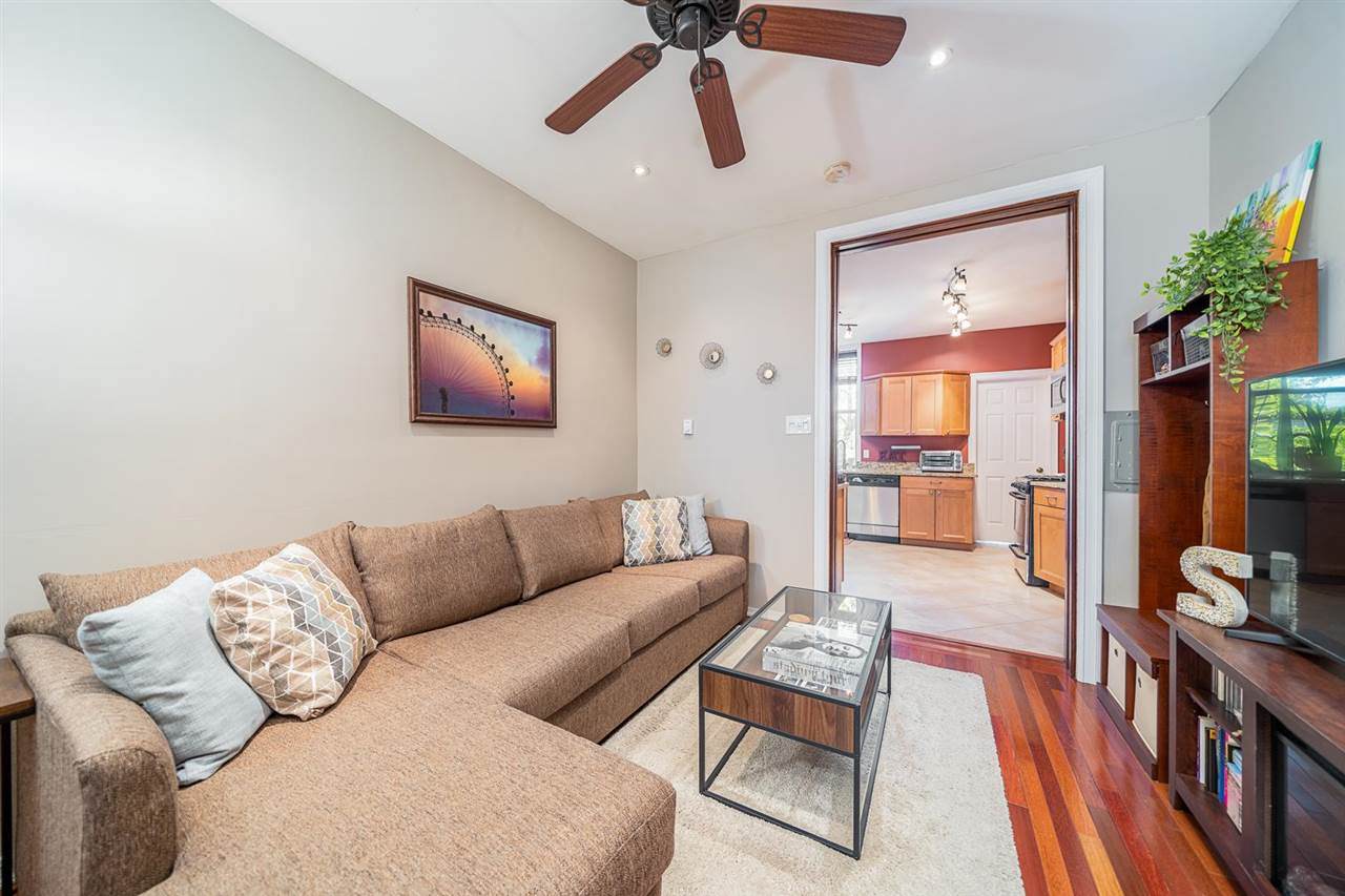 818 Willow Ave - Photo 1