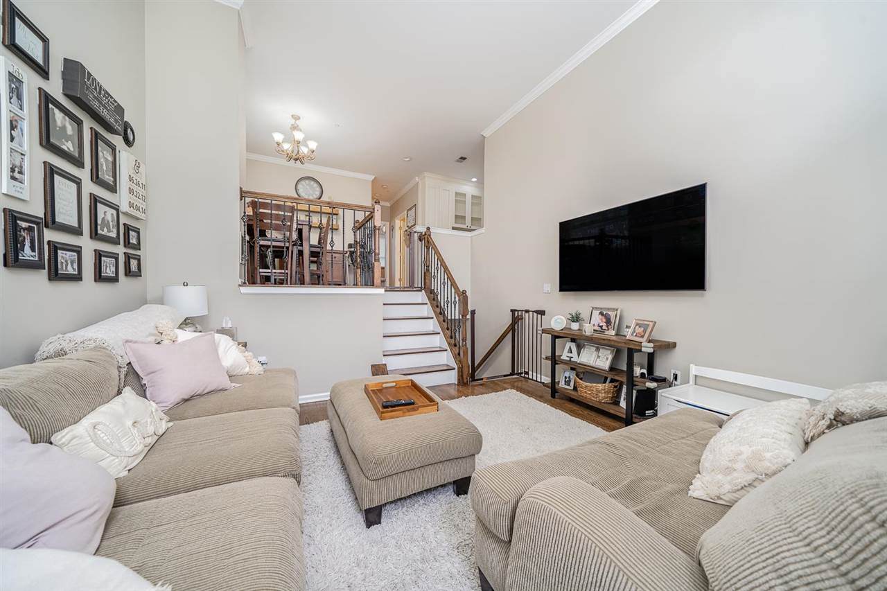 368 Kingston Ct - Photo 1