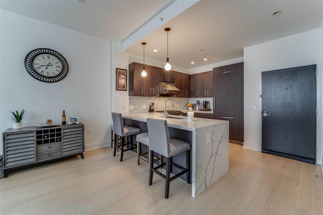 1400 Hudson St - Photo 1