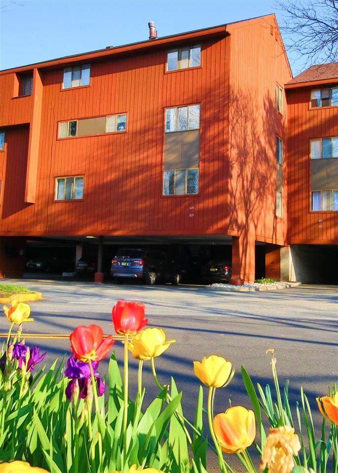 520 Teal Plaza - Photo 1