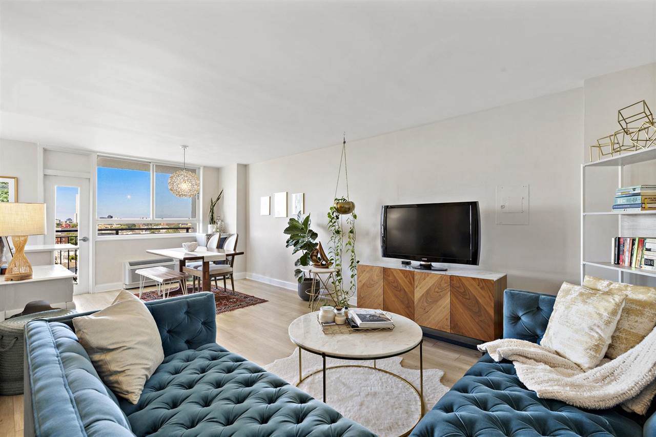 100 Manhattan Ave - Photo 1
