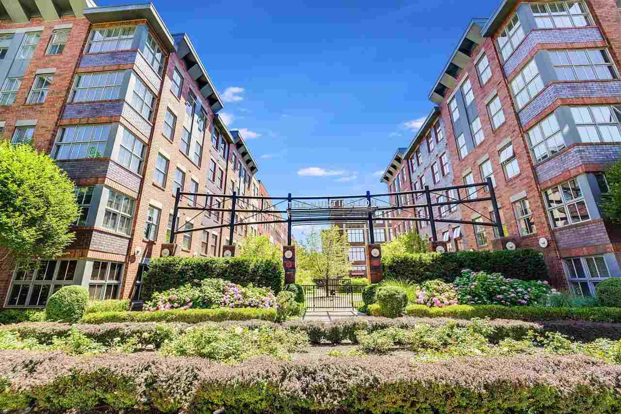 812 Grand St - Photo 1
