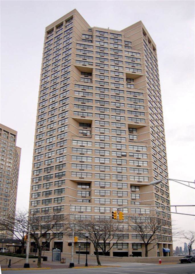 7004 Blvd East - Photo 1