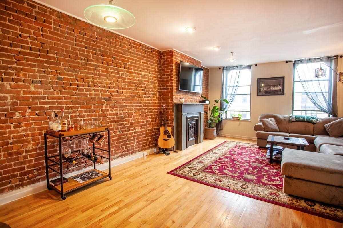 1222 Washington St - Photo 1