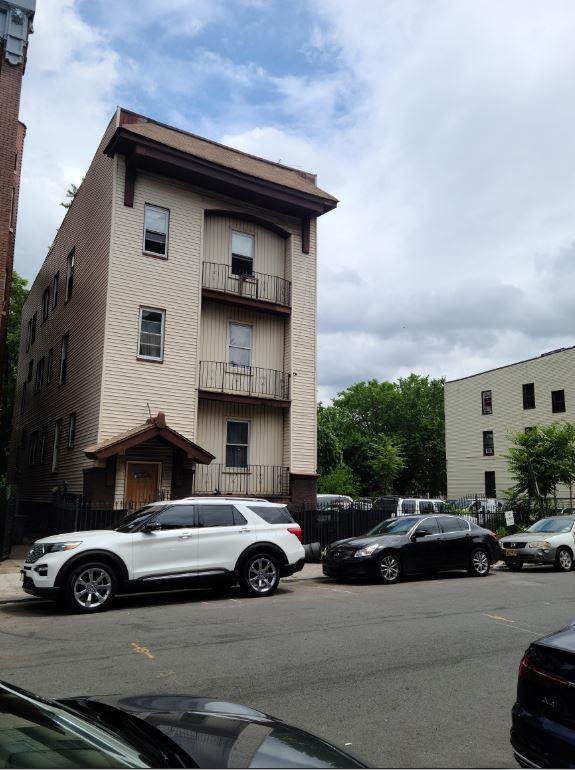 94 Eaton Pl - Photo 1