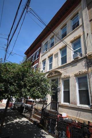 310 28TH ST - Photo 1