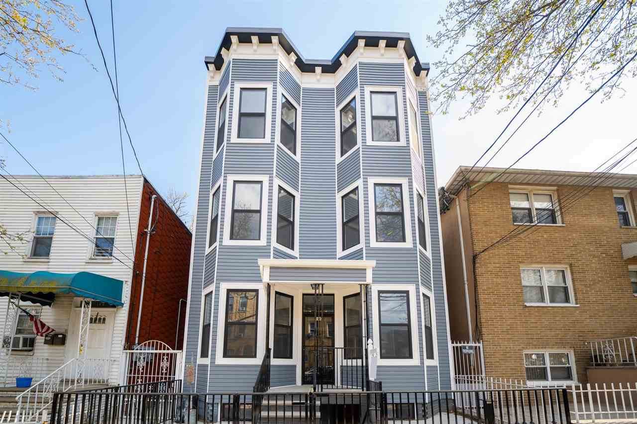 100 Lincoln St - Photo 1