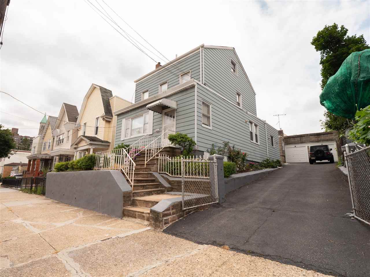 17-19 Berkley Pl - Photo 1