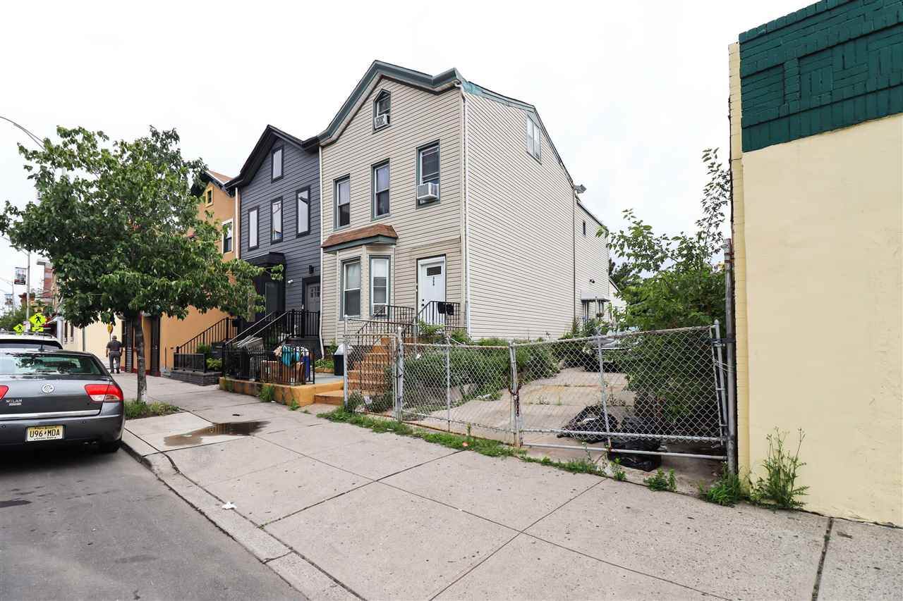 408 West Side Ave - Photo 1