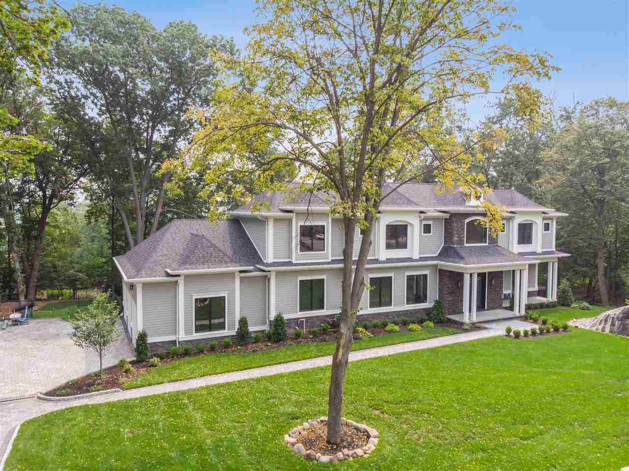 615 Vermeulen Pl - Photo 1