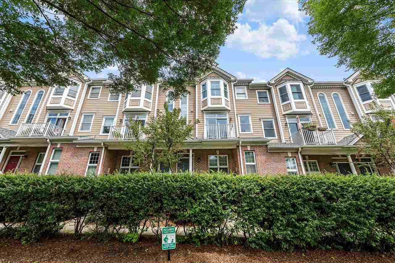 394 Kingston Ct - Photo 1