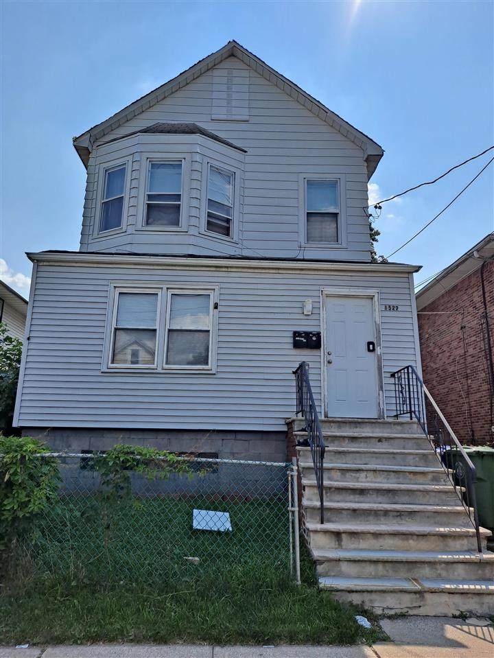 1522 South Wood Ave - Photo 1