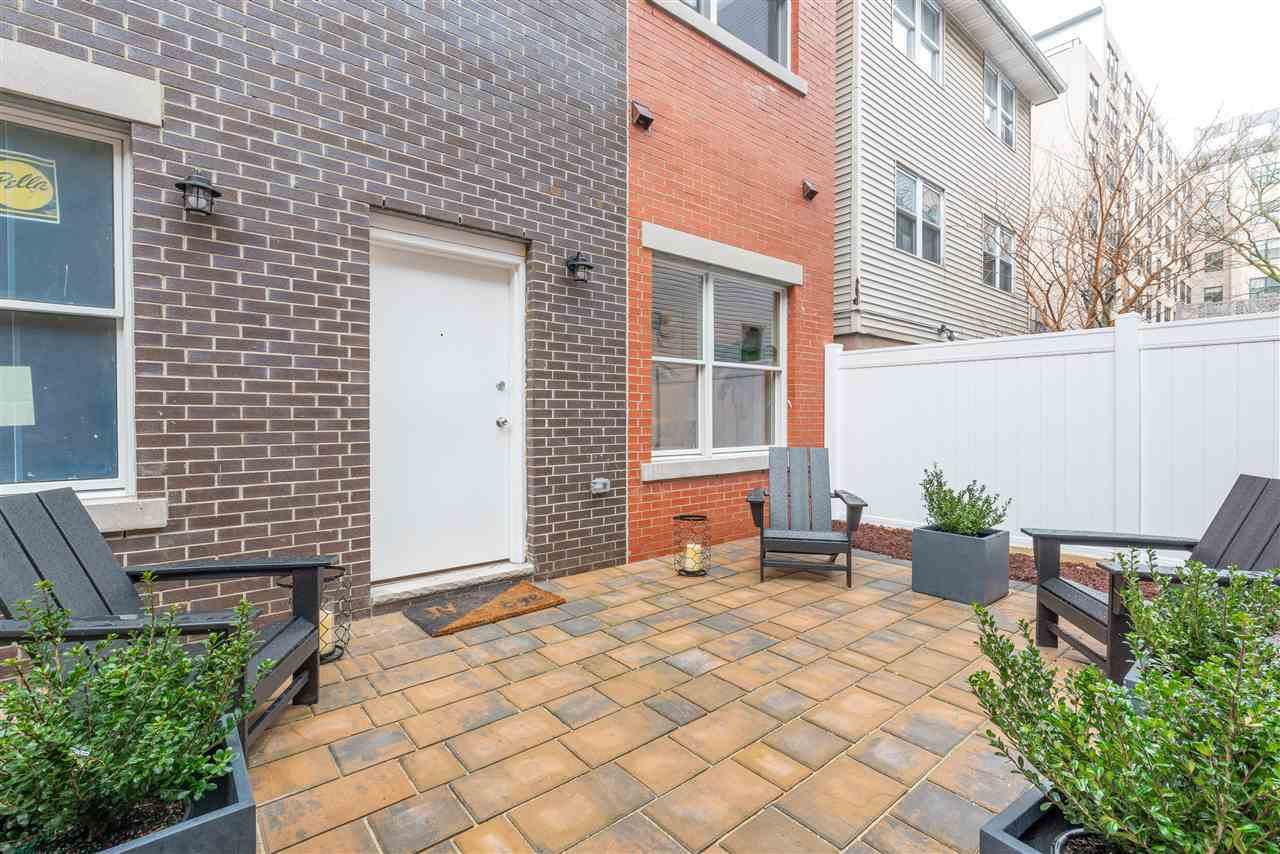 130 Essex St - Photo 1
