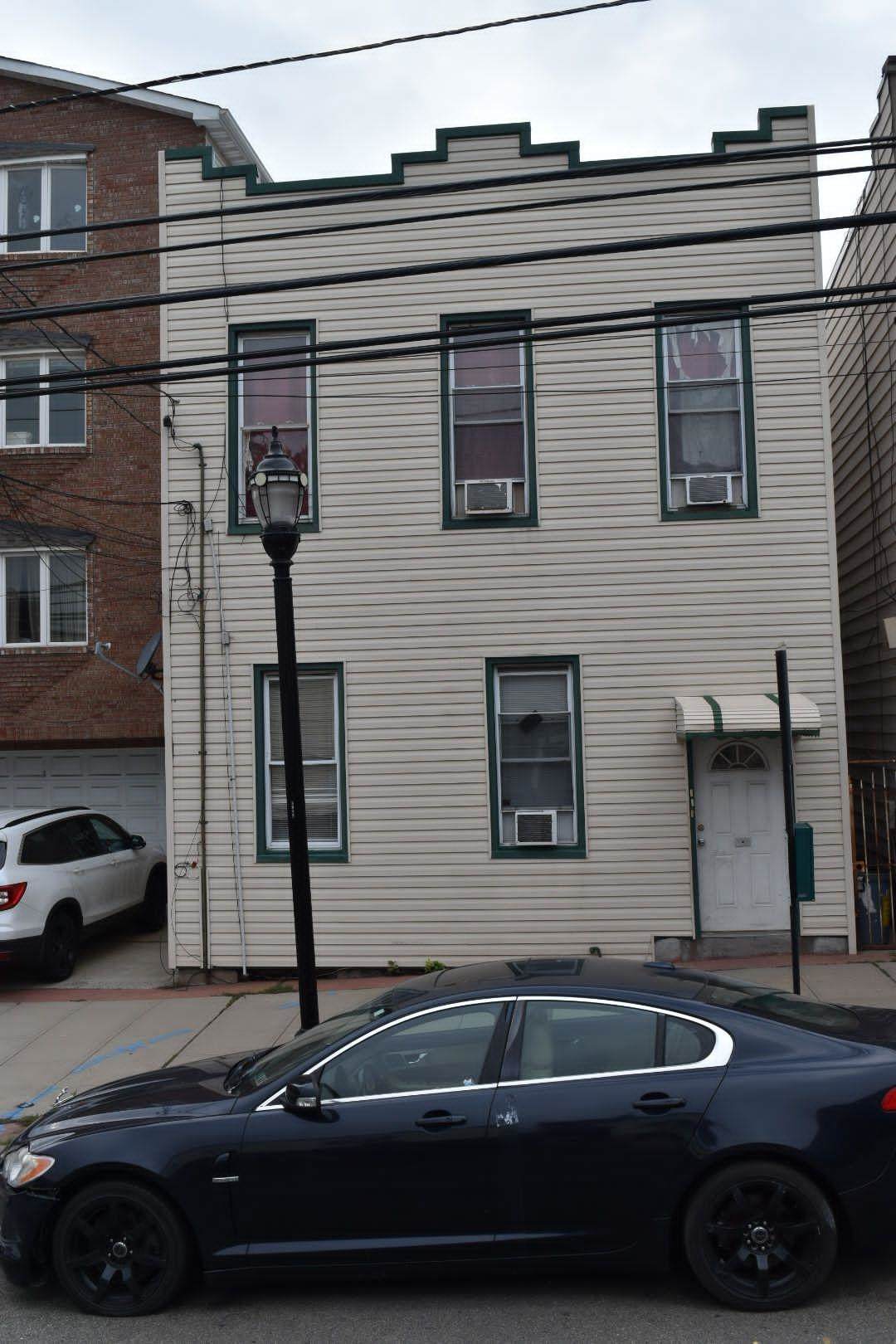 811 Central Ave - Photo 1
