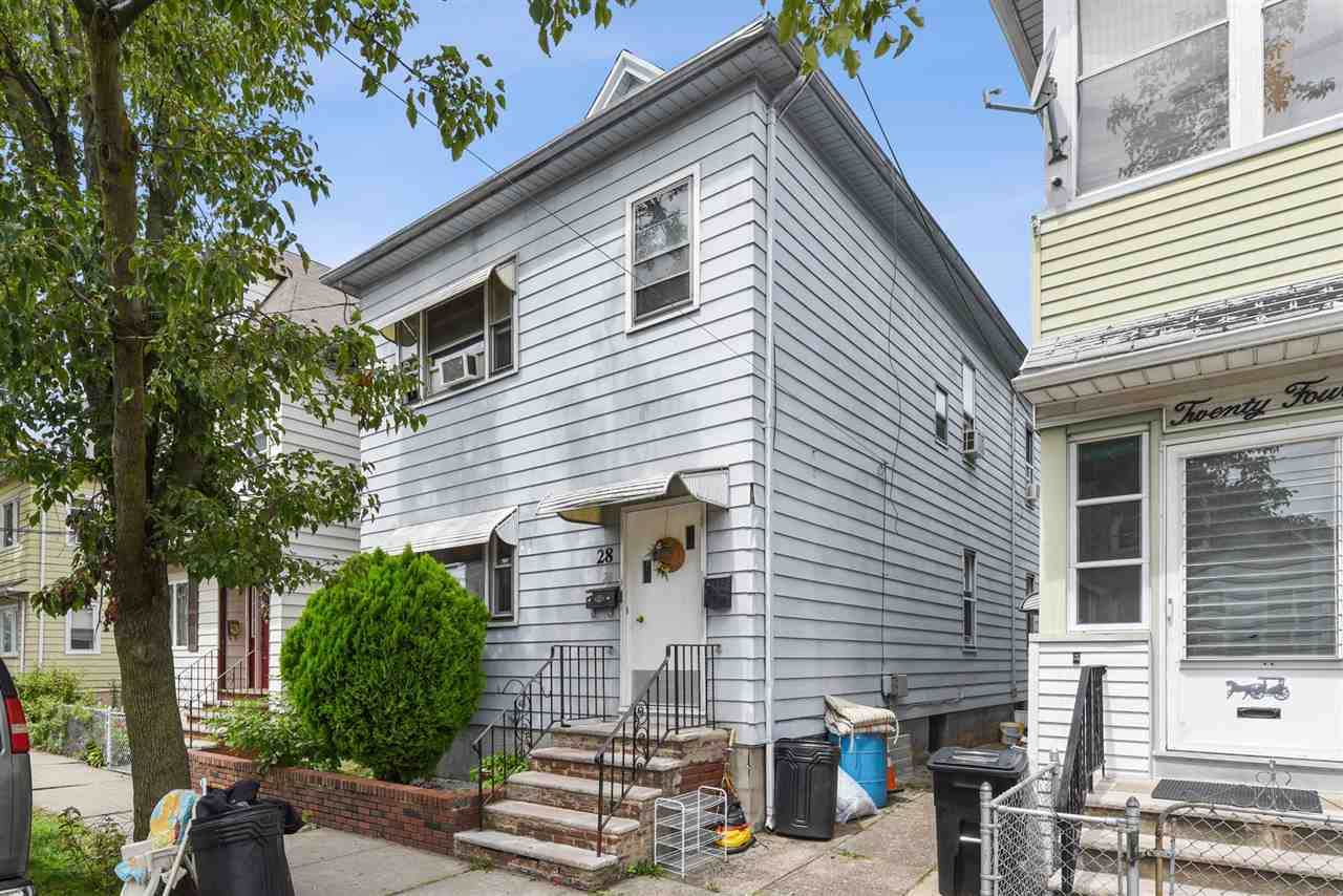 28 Russell St - Photo 1