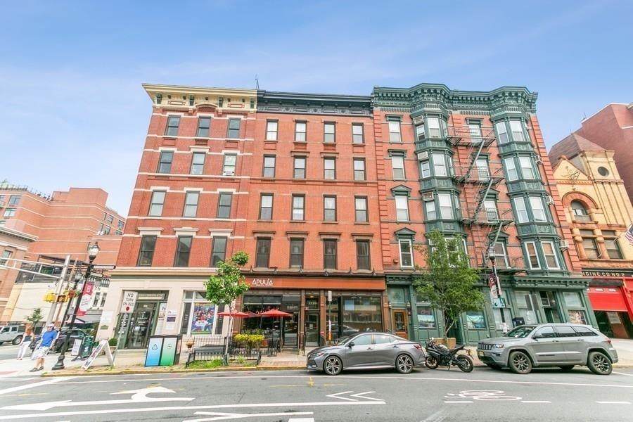 1319 Washington St - Photo 1
