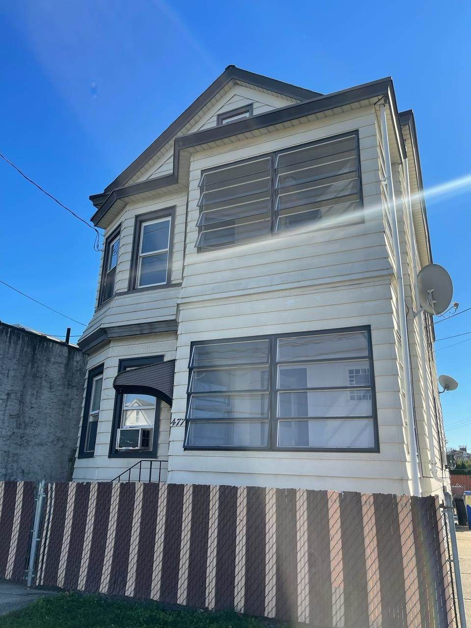 477 Crooks Ave - Photo 1