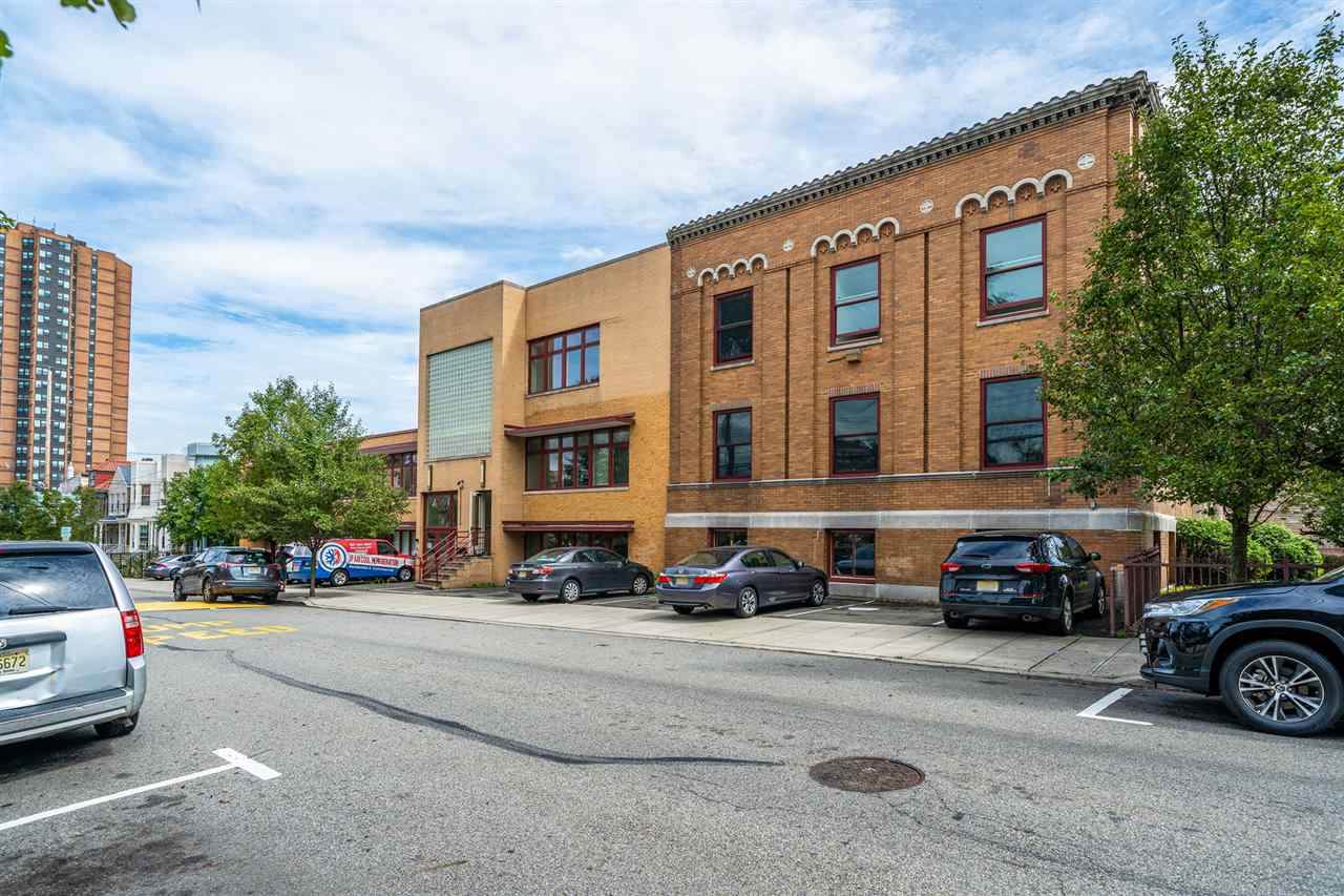2000 West St - Photo 1