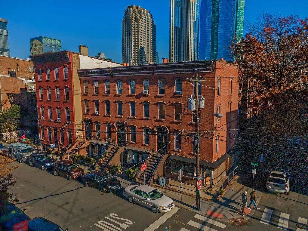 200 Warren St - Photo 1